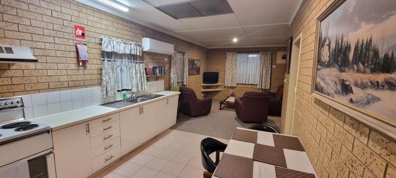 Lone Pine Motel Corowa Eksteriør bilde